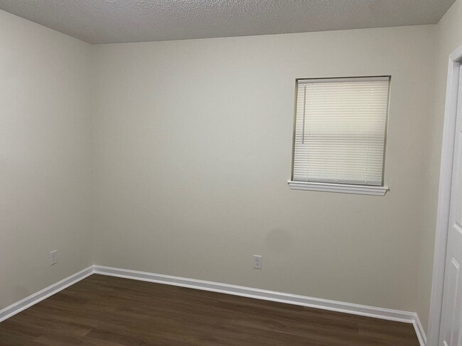 Building Photo - NEWLY RENOVATED 2 BED, 2 BATH HOME LOCATED IN ASHEBORO!