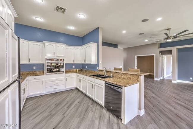 Building Photo - 10575 Regal Stallion Ave