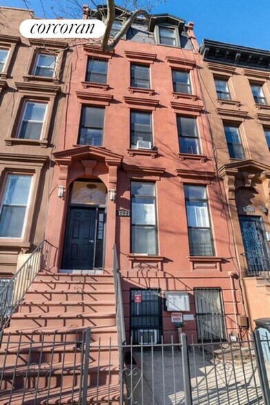 Building Photo - 722 Marcy Ave