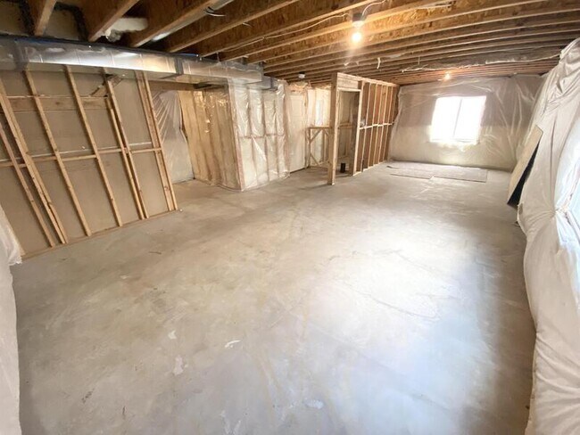 Building Photo - 541 N 20 W