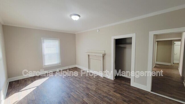 Building Photo - 318 E Sumter St