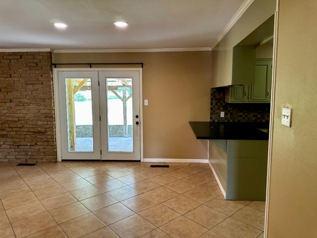 Building Photo - 8919 Whippoorwill Dr