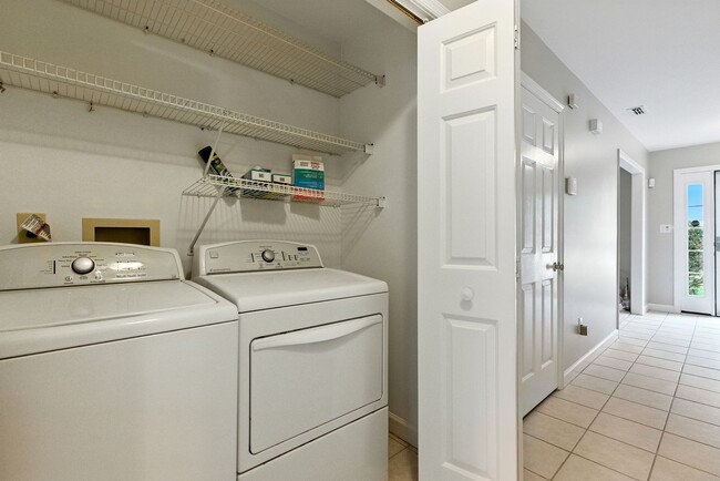 Building Photo - York County 4 BR Coventry House