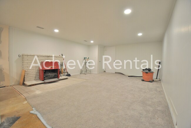 Building Photo - 1309 E 900 N