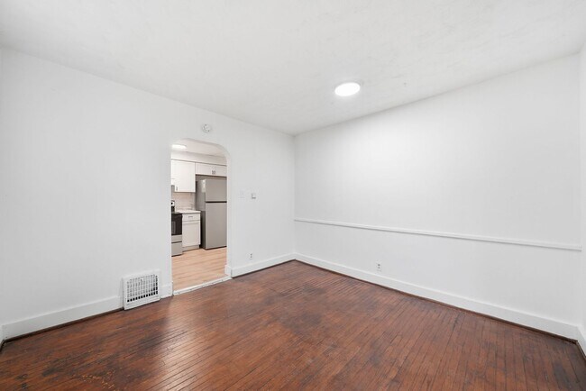 Building Photo - 1211 Emily St