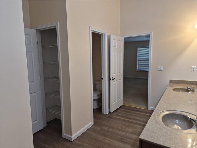 Building Photo - 5966 Haddon Pl SE