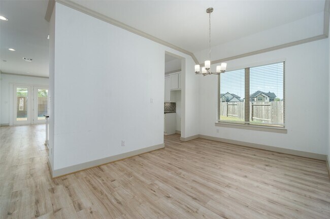 Building Photo - 2572 Ravenna Ct