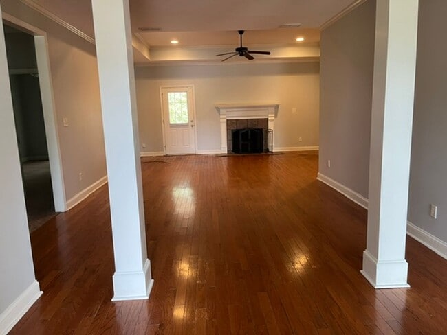 Building Photo - 127 Chesapeake Ct