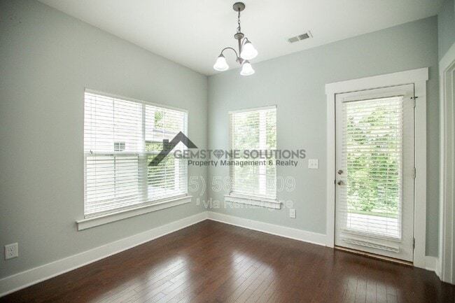 Building Photo - 1041 Honey Bush Cir