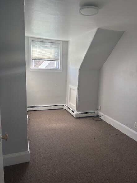 Building Photo - 30 Saxton St