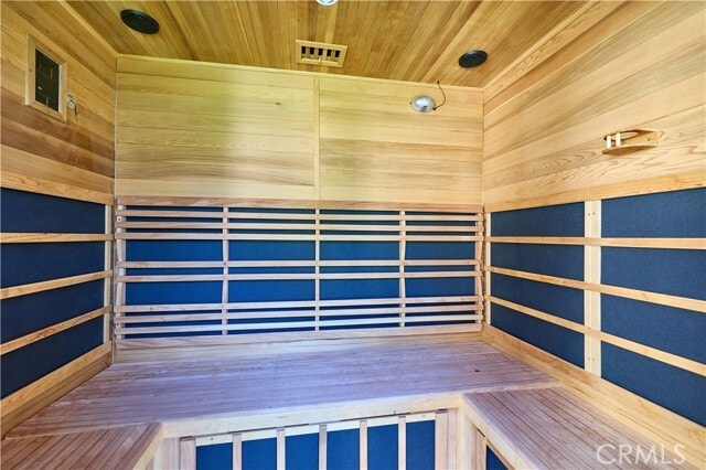 Building Photo - 2140 Mountain Vista Dr