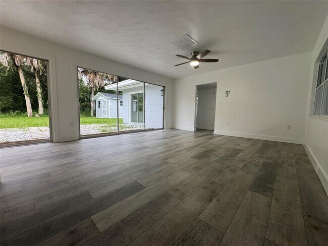 Building Photo - 116 Myakka Dr