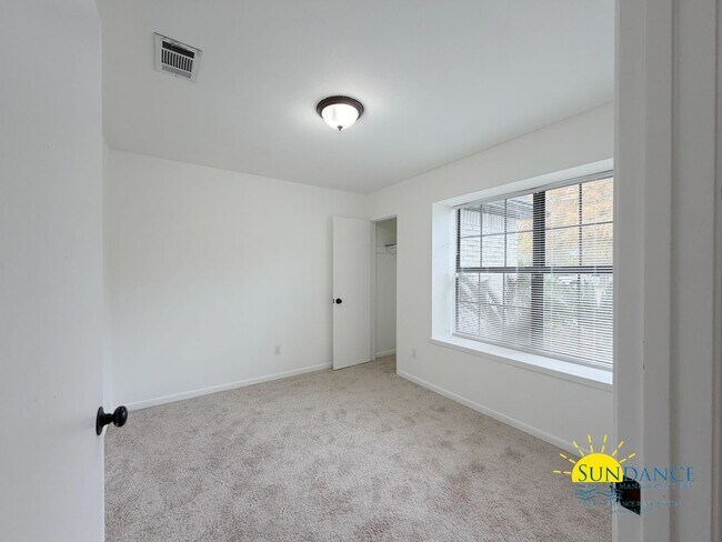 Building Photo - Charming 3-Bedroom Home in Fort Walton Beach!