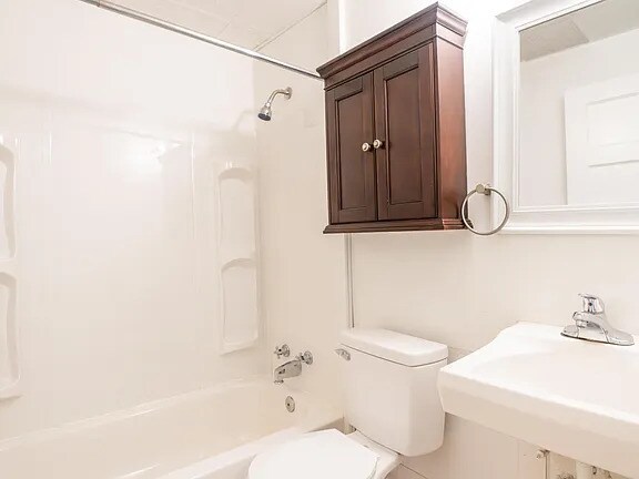 Building Photo - 502 Hayworth Dr