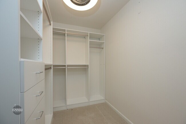 Building Photo - 11519 Discovery Park Dr