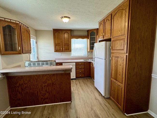 Building Photo - 8413 Cloverport Dr