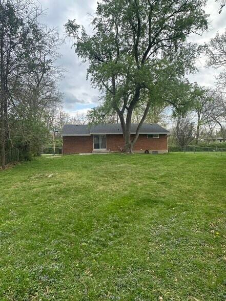 Building Photo - 1818 W Loveland Ave