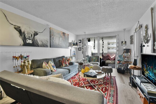 Building Photo - 1331 Lincoln Rd