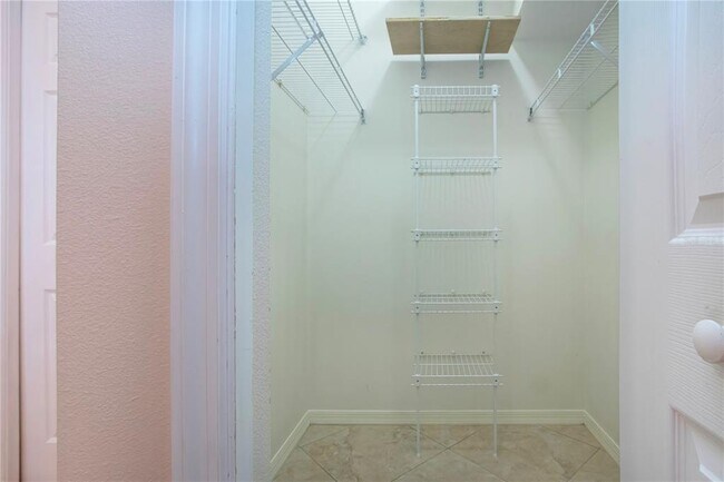 Building Photo - 2117 Huntington Ave