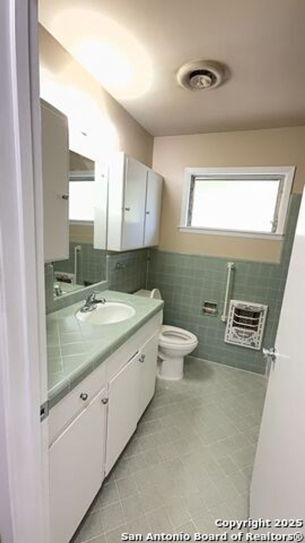 Building Photo - 3815 Ridgeline Dr