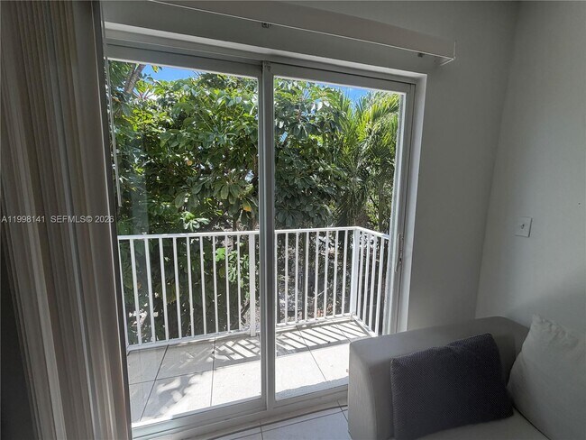 Building Photo - 2536 NW 24th St