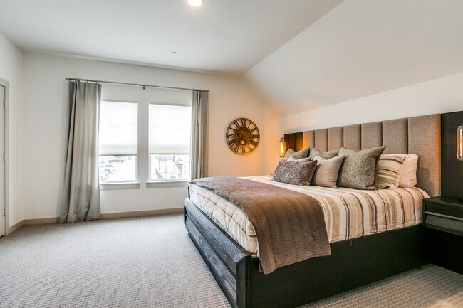 Building Photo - 100 Claire Dr