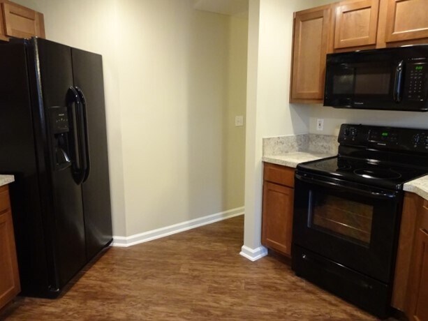 Building Photo - 2001 E Lymington Way