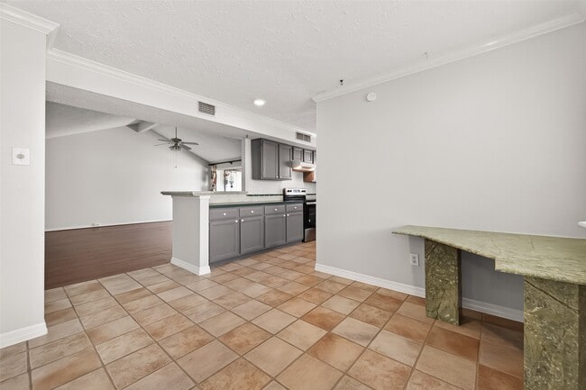 Building Photo - 19531 Woodglen Dr