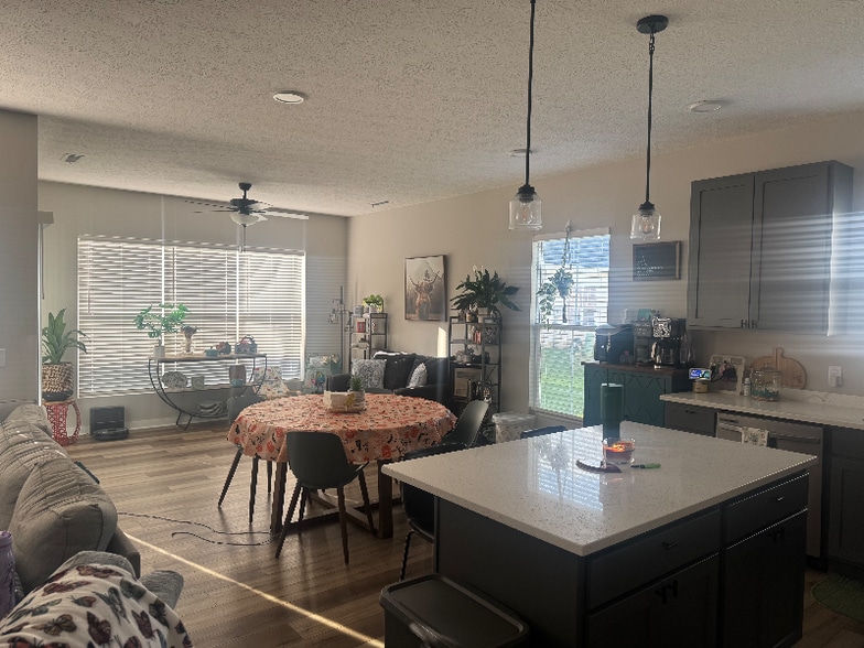 Building Photo - 566 Rochdale Run