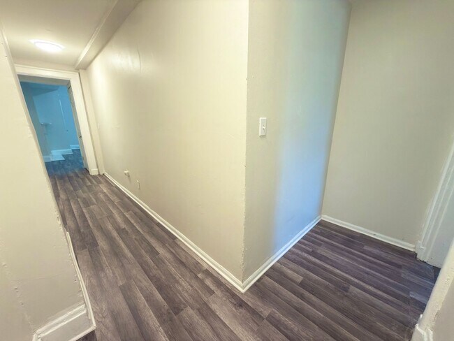 Building Photo - 1030 Considine Ave