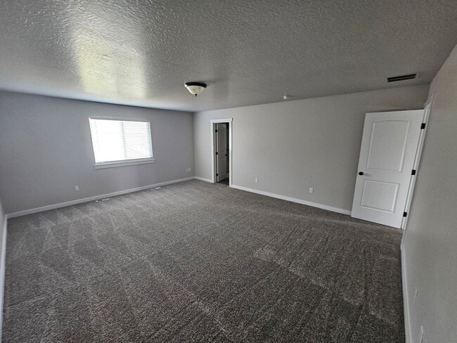 Building Photo - 6214 N Silver Elm Way