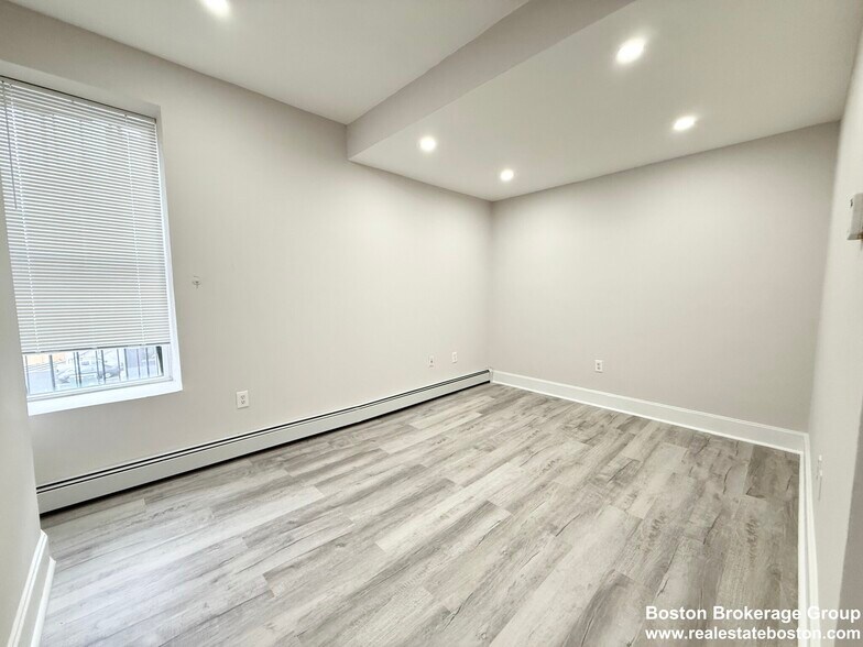 Building Photo - 15 Ruggles St