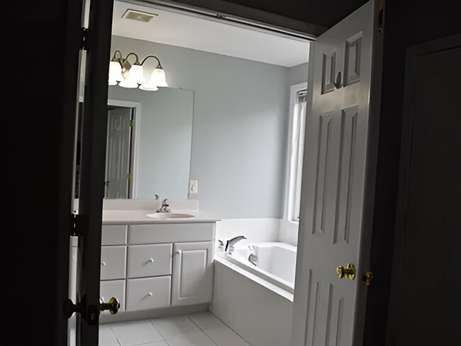 Building Photo - 2460 Terra Cotta Cir