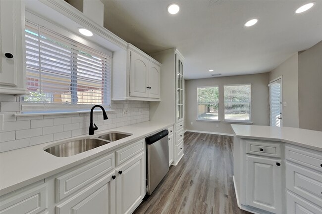 Building Photo - 1407 Buchans Dr