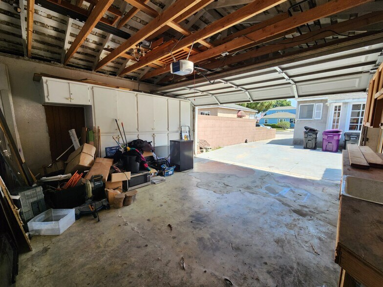 Building Photo - 5219 E Hanbury St