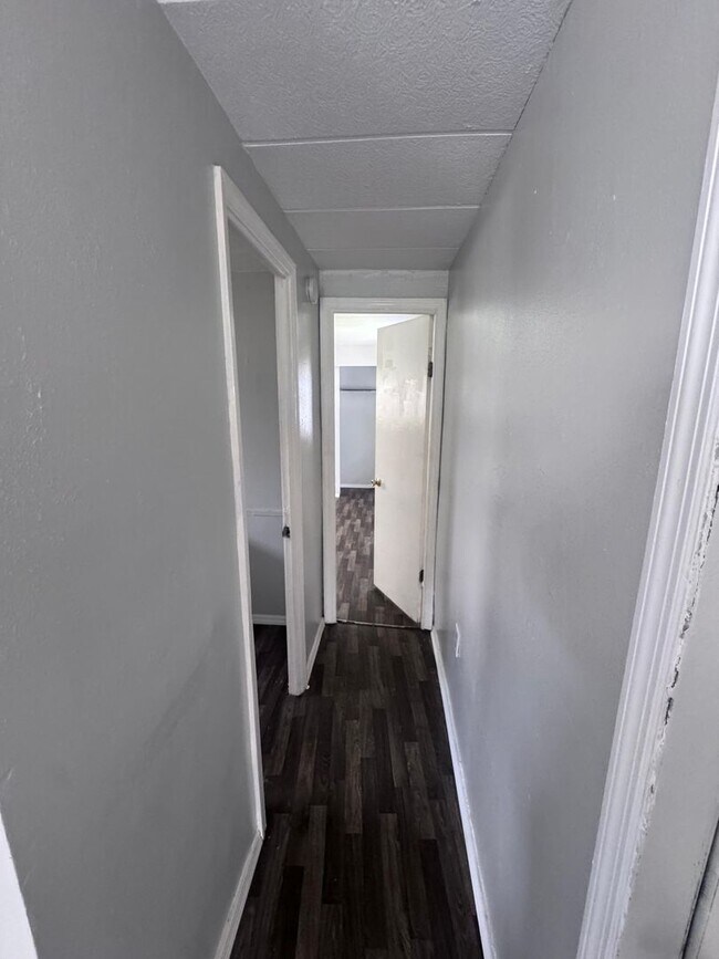 Building Photo - 1707 Reynolds Rd