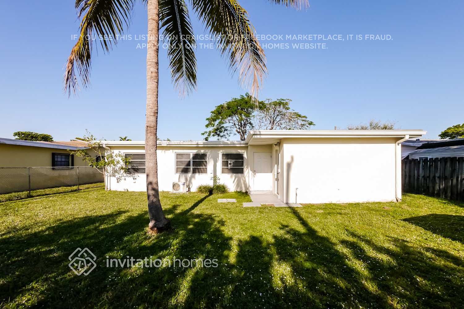 Building Photo - 700 S Rainbow Dr