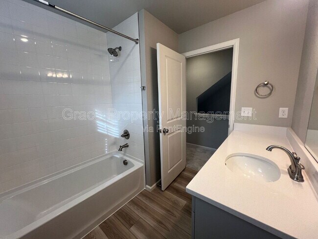 Building Photo - 1200 Sugarloaf Ln