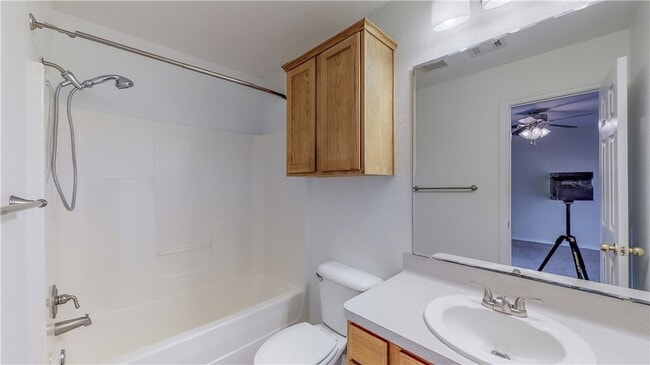 Building Photo - 3771 Oldenburg Ln