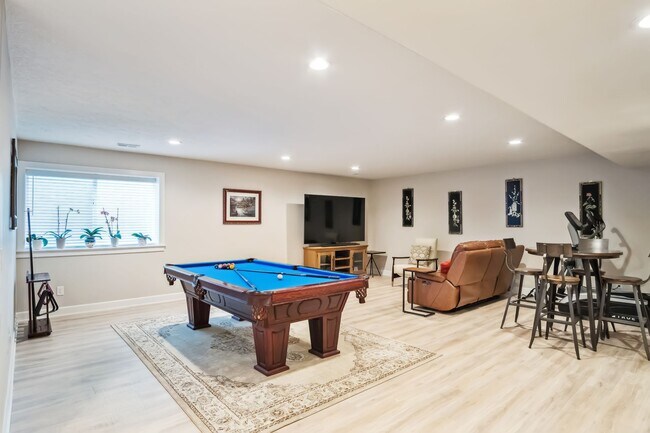 Building Photo - 6215 Hilltop Ct