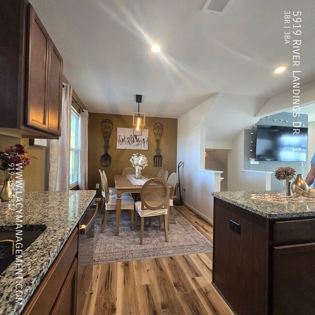 Building Photo - 5919 River Landings Dr