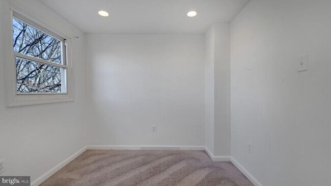 Building Photo - 1604 Woodhill Ct