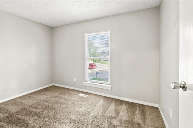 Building Photo - 9408 Big Ben Cir