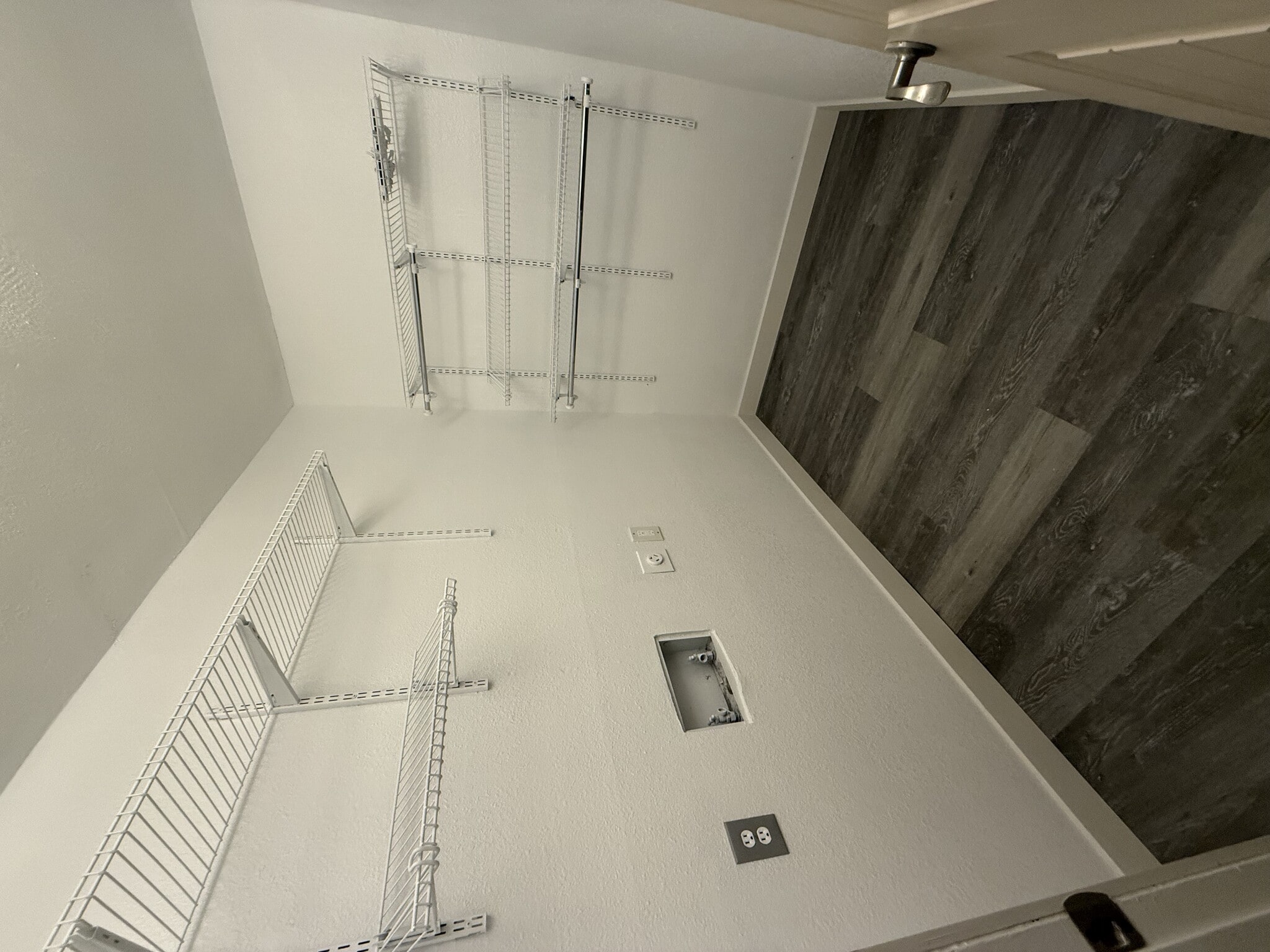 Laundry room - 3870 E Leonesio Dr