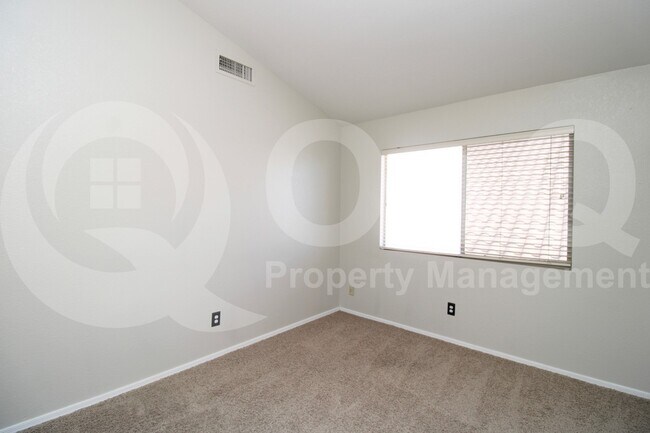 Building Photo - 16643 S 15th St