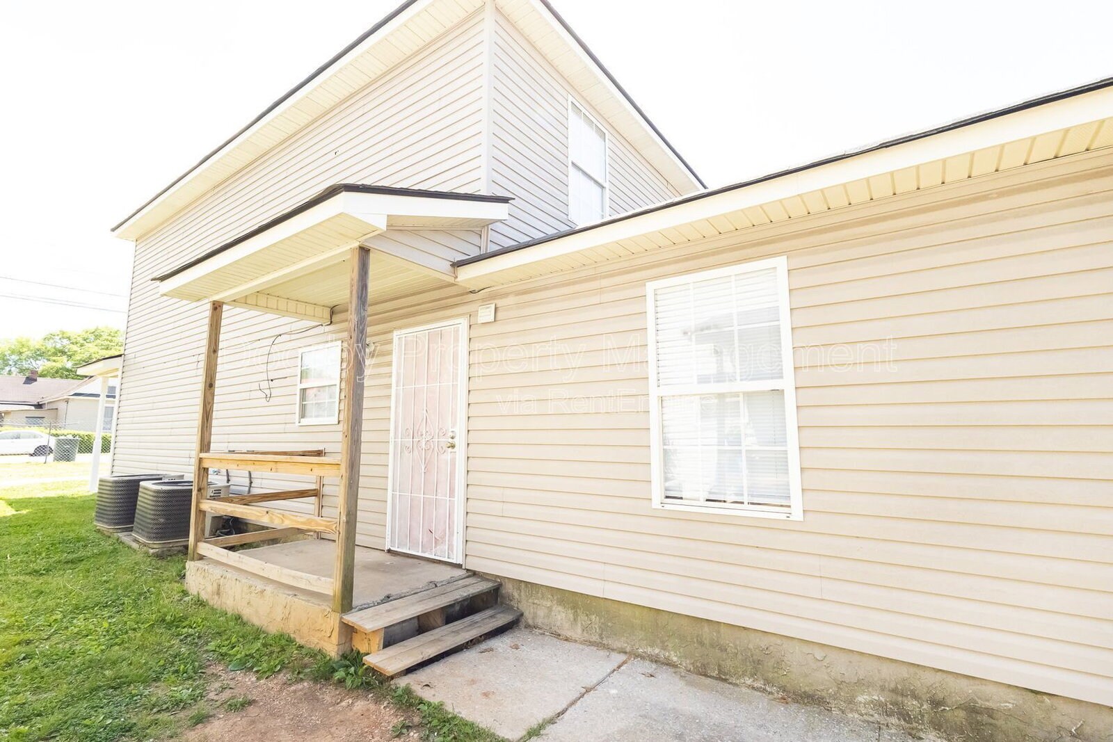 Building Photo - 3627 6th Ave
