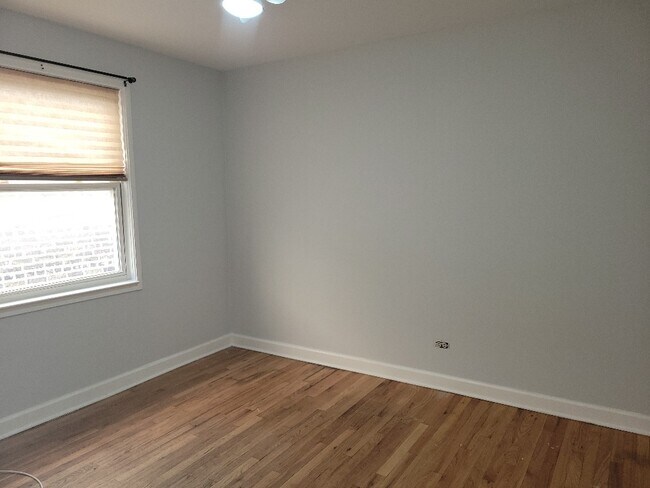 Building Photo - 2636 W Berwyn Ave