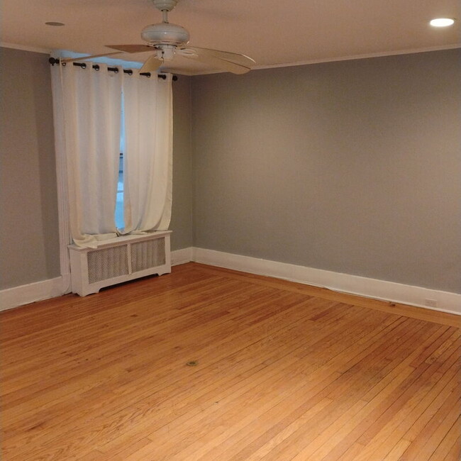 Building Photo - 231 Lark St