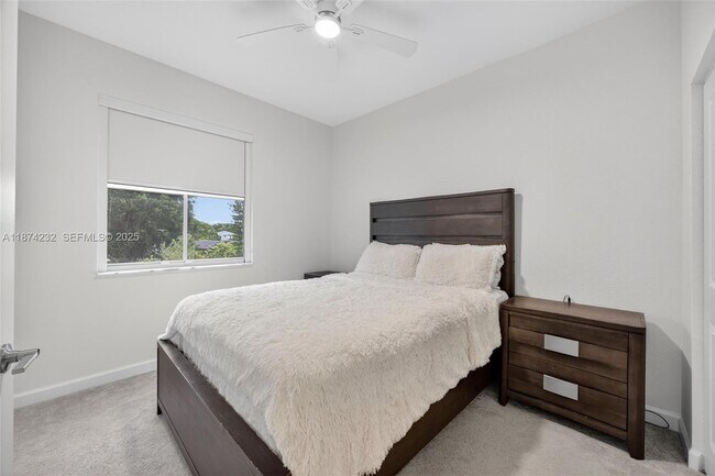 Building Photo - 26437 SW 149th Ave