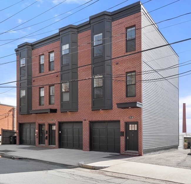 Primary Photo - 174 Fisher Ave